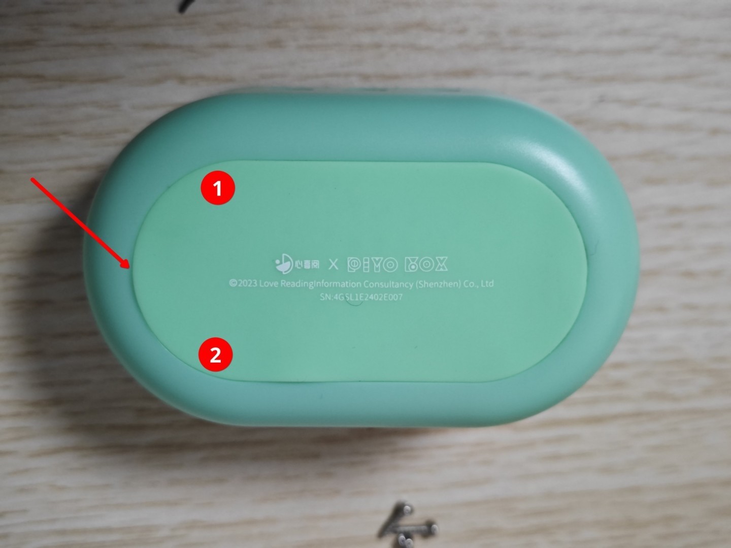 豚小蒙熏听机背面螺丝